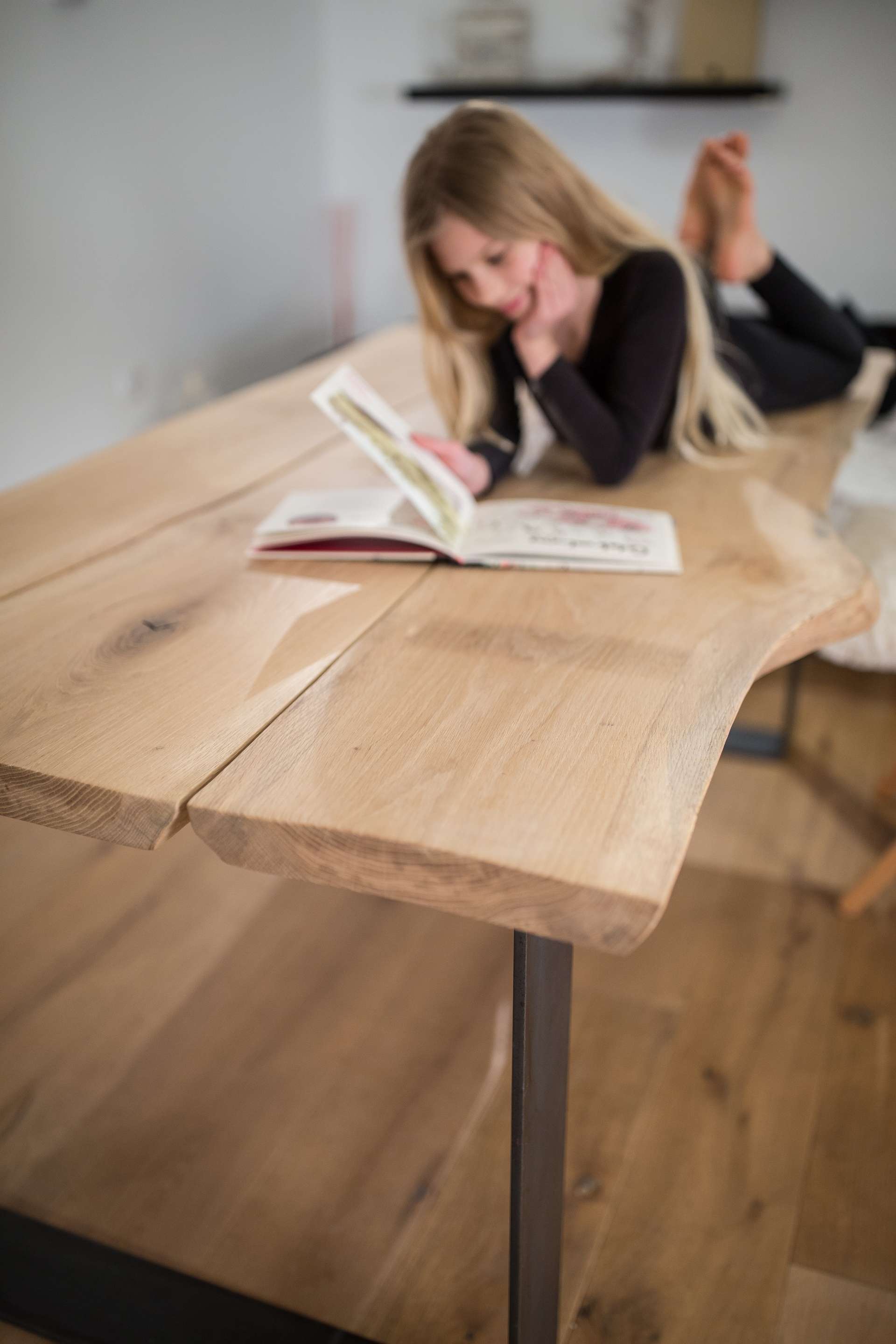 Logotowood - Oak recycled table1