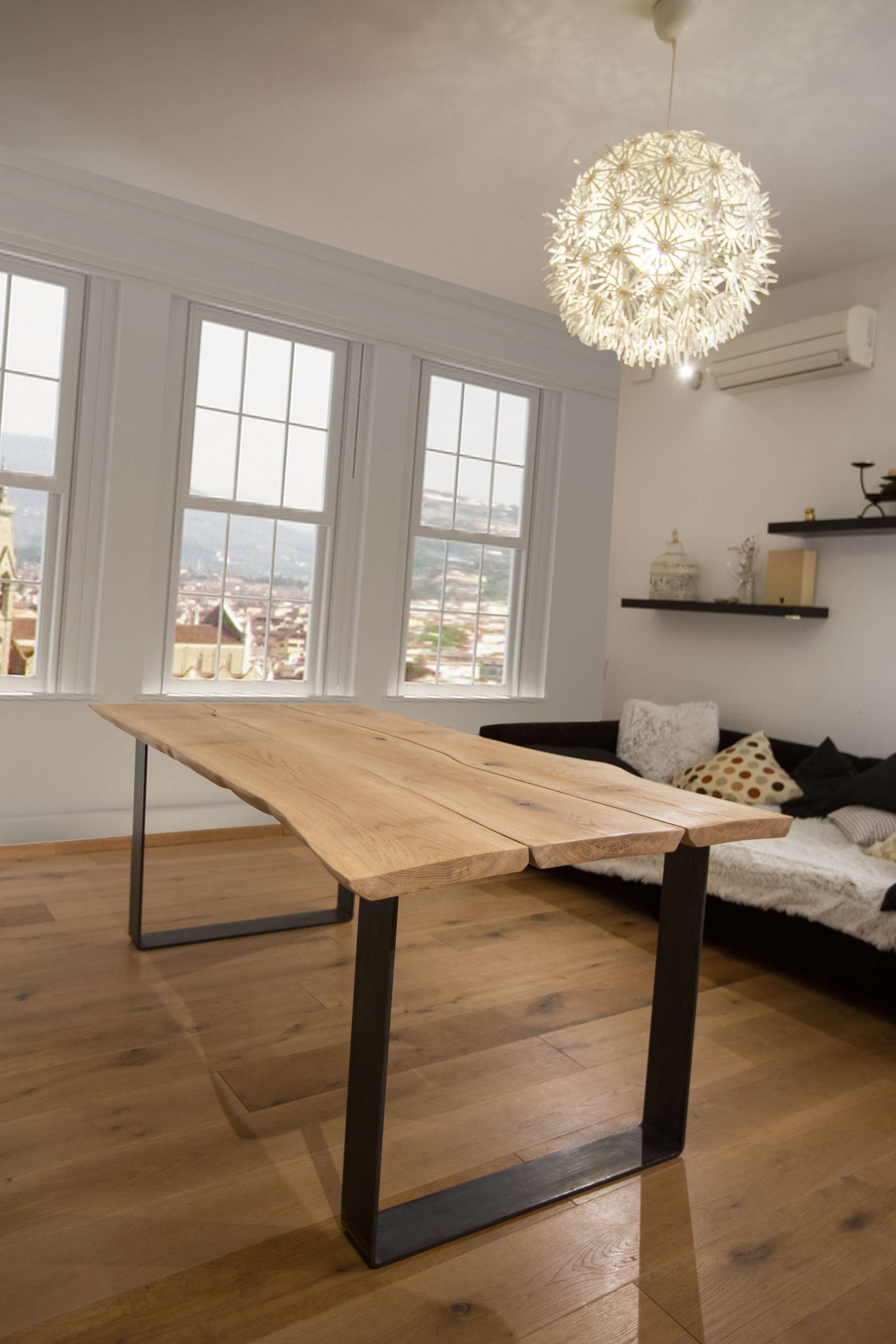 Logotowood - Oak recycled table3