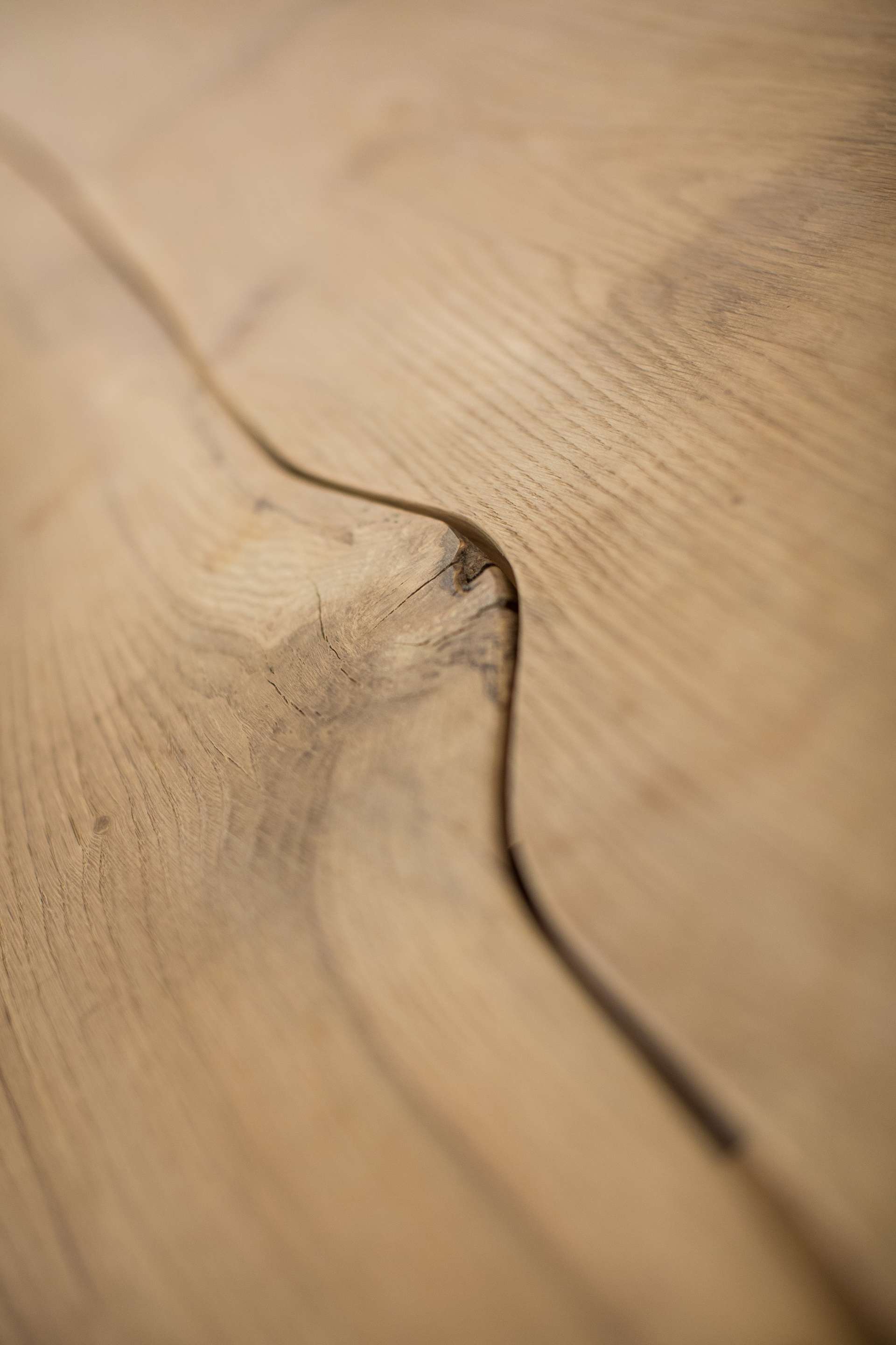 Logotowood - Oak recycled table5