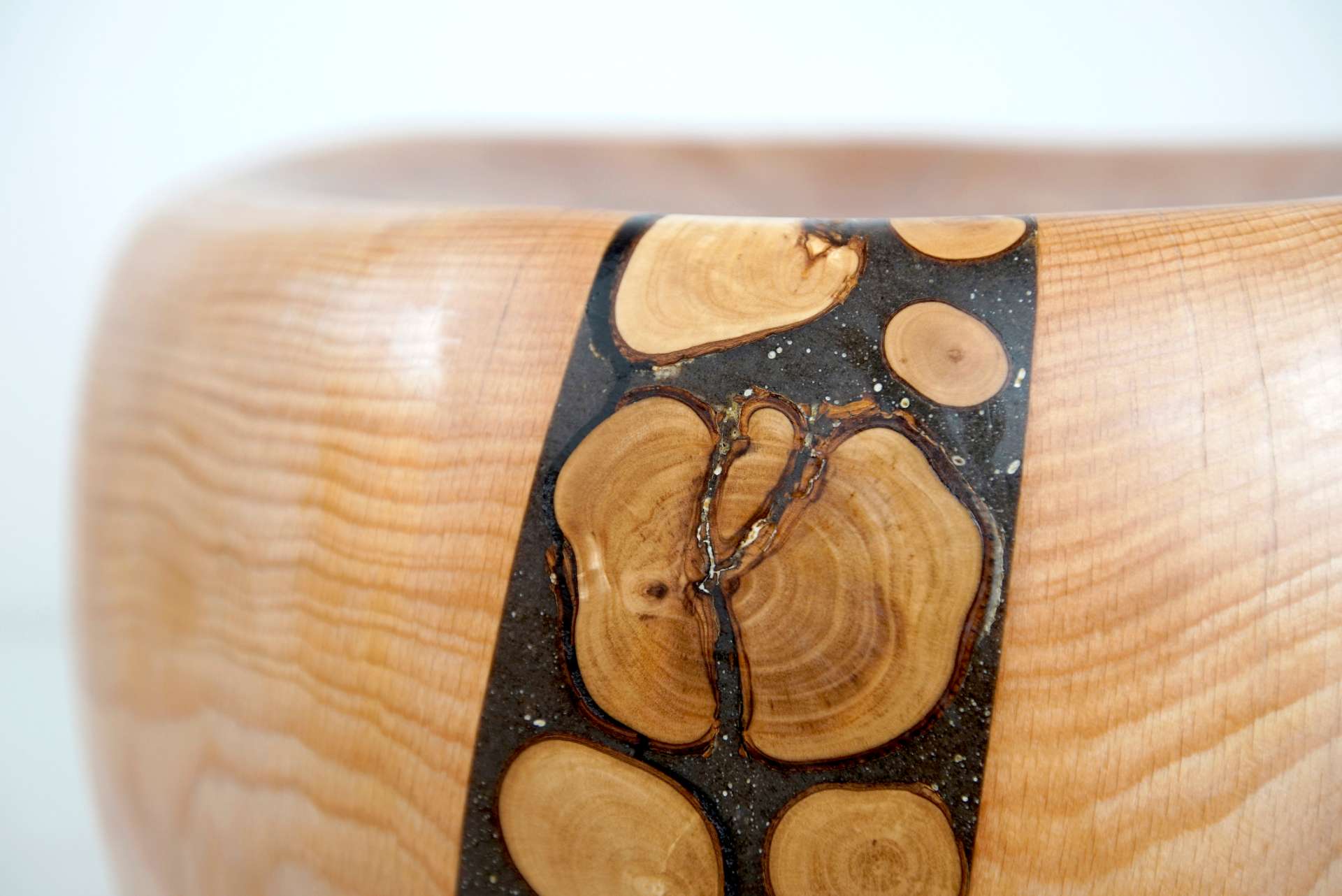 Logotowood - Olive cheese tabure3